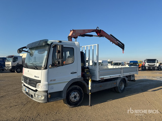 2009 Mercedes-Benz MB 818 K 2009 Fassi F65A.23 2710 kg on 4x2 Flatbed Truck with Crane - Camion platformă, Camion cu macara: Foto 1 2009 Mercedes-Benz MB 818 K 2009 Fassi F65A.23 2710 kg on 4x2 Flatbed Truck with Crane - Camion platformă, Camion cu macara: Foto 1