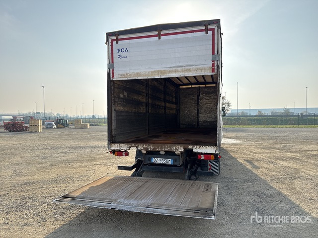 2010 Volvo FL290 4x2 Curtain Side Truck - Camion cu prelată: Foto 4 2010 Volvo FL290 4x2 Curtain Side Truck - Camion cu prelată: Foto 4