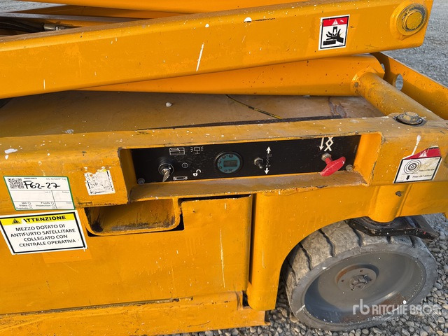 2011 Haulotte Compact 14 Electric Scissor Lift - Platforma foarfeca: Foto 5 2011 Haulotte Compact 14 Electric Scissor Lift - Platforma foarfeca: Foto 5