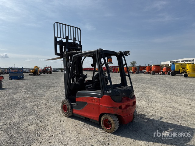 2014 Linde E30L-01 3000 kg Electric Forklift - Electrostivuitor: Foto 3 2014 Linde E30L-01 3000 kg Electric Forklift - Electrostivuitor: Foto 3