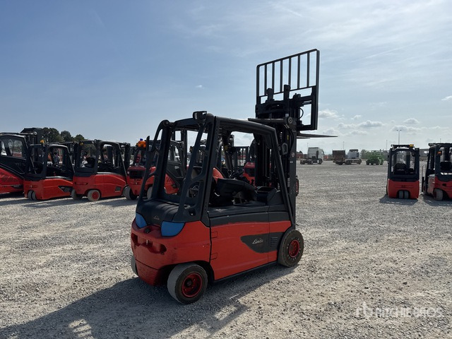 2014 Linde E30L-01 3000 kg Electric Forklift - Electrostivuitor: Foto 3 2014 Linde E30L-01 3000 kg Electric Forklift - Electrostivuitor: Foto 3