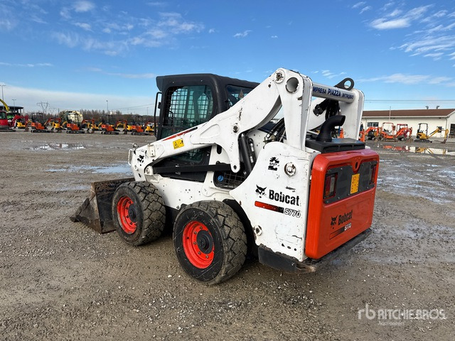 2015 Bobcat S770 - Mini încărcător: Foto 2 2015 Bobcat S770 - Mini încărcător: Foto 2
