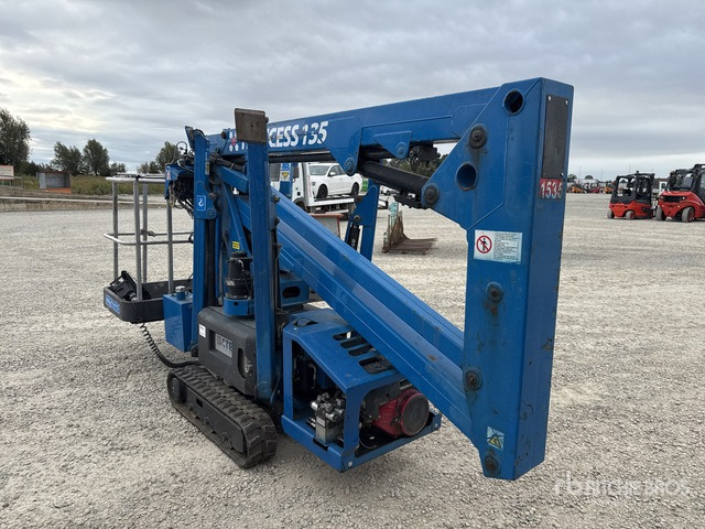 2015 CTE Traccess 135 Crawler (Inoperable) Articulating Boom Lift - Nacela articulata: Foto 3 2015 CTE Traccess 135 Crawler (Inoperable) Articulating Boom Lift - Nacela articulata: Foto 3