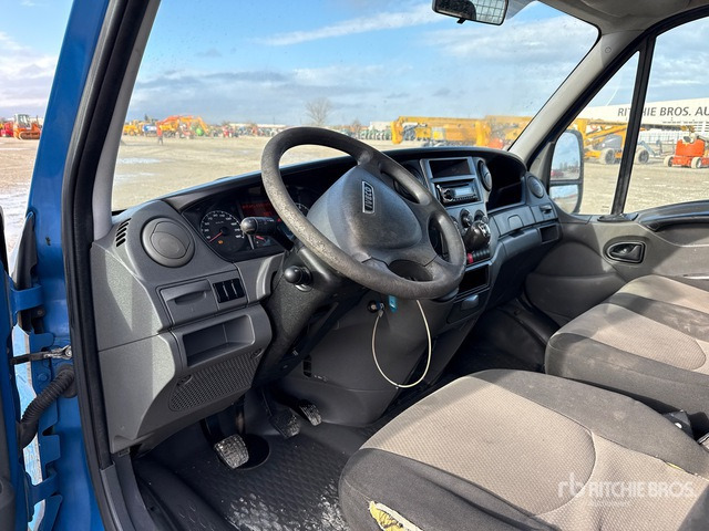 2015 Iveco Daily 35C11 Flatbed Truck - Camion platformă: Foto 4 2015 Iveco Daily 35C11 Flatbed Truck - Camion platformă: Foto 4