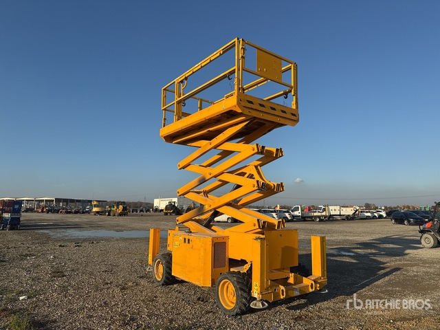 2016 Genie GS-3369RT Diesel Scissor Lift - Platforma foarfeca: Foto 4 2016 Genie GS-3369RT Diesel Scissor Lift - Platforma foarfeca: Foto 4
