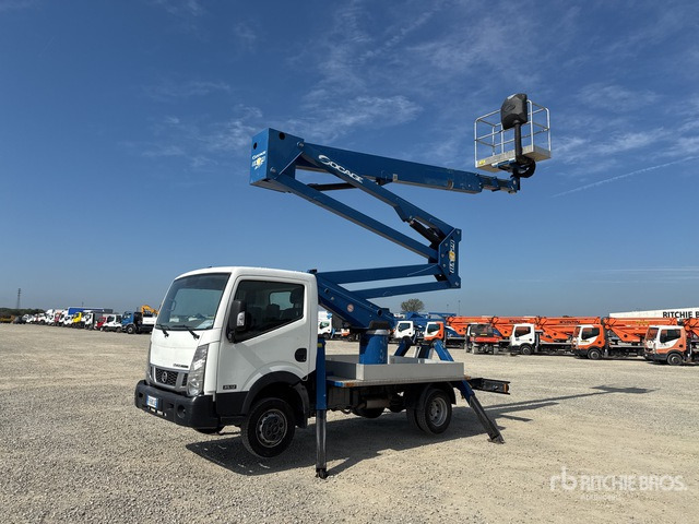 2016 Nissan Cabstar 35.12 2016 Socage DA324 EU5B 24 m on Bucket Truck - Camion cu nacela: Foto 1 2016 Nissan Cabstar 35.12 2016 Socage DA324 EU5B 24 m on Bucket Truck - Camion cu nacela: Foto 1