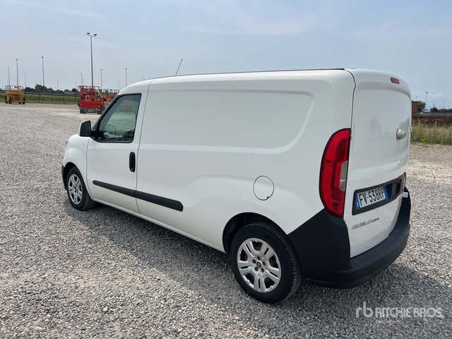 2019 Fiat Doblo Cargo Autocarro furgonato - Autoutilitară compactă: Foto 3 2019 Fiat Doblo Cargo Autocarro furgonato - Autoutilitară compactă: Foto 3