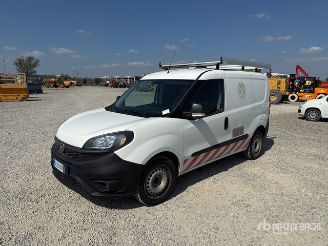 2020 Fiat Doblo Autocarro furgonato - Autoutilitară compactă: Foto 1 2020 Fiat Doblo Autocarro furgonato - Autoutilitară compactă: Foto 1