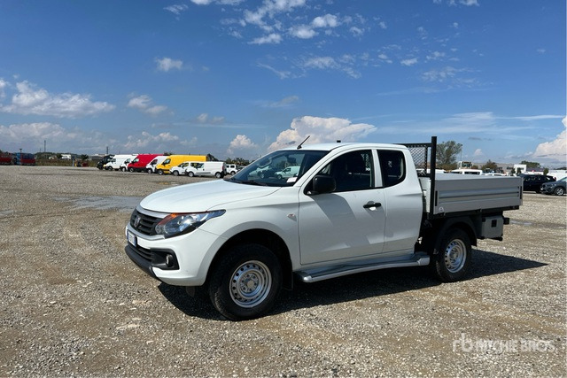 2020 Fiat Fullback 4x4 Extended Cab 2.4 154CV SX 4X4 Flatbed Truck - Autoutilitară cu platformă: Foto 3 2020 Fiat Fullback 4x4 Extended Cab 2.4 154CV SX 4X4 Flatbed Truck - Autoutilitară cu platformă: Foto 3