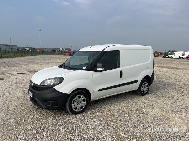 2021 Fiat Doblo CARGO CH1 LOUNGE 1.3 MJET 95CV ... Van Truck - Autoutilitară compactă: Foto 2 2021 Fiat Doblo CARGO CH1 LOUNGE 1.3 MJET 95CV ... Van Truck - Autoutilitară compactă: Foto 2