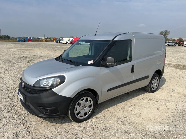2021 Fiat Doblo CARGO CH1 LOUNGE 1.6 MJET 120CV ... Van Truck - Autoutilitară compactă: Foto 2 2021 Fiat Doblo CARGO CH1 LOUNGE 1.6 MJET 120CV ... Van Truck - Autoutilitară compactă: Foto 2