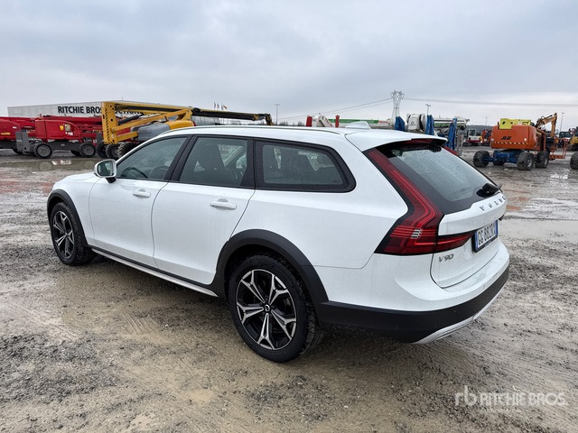 2021 Volvo V90 CROSS COUNTRY SW B4 D AUTO CC P ... Station Wagon - Mașină break: Foto 2 2021 Volvo V90 CROSS COUNTRY SW B4 D AUTO CC P ... Station Wagon - Mașină break: Foto 2