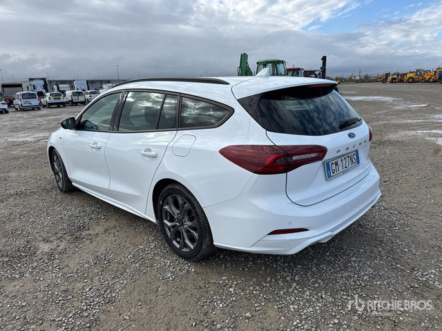 2023 Ford Focus 1.5 ECOBLUE 120CV ST-LINE AUTO Station Wagon - Mașină break: Foto 2 2023 Ford Focus 1.5 ECOBLUE 120CV ST-LINE AUTO Station Wagon - Mașină break: Foto 2