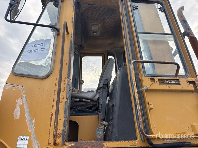 Fiat-Allis FR15B TURBO Wheel Loader - Încărcător frontal pe pneuri: Foto 5 Fiat-Allis FR15B TURBO Wheel Loader - Încărcător frontal pe pneuri: Foto 5