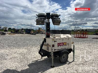 GENERAC VMAX 8 kVA (Inoperable) - Turnul de iluminat: Foto 1 GENERAC VMAX 8 kVA (Inoperable) - Turnul de iluminat: Foto 1