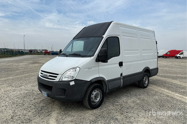 Iveco Daily 29L12 Autocarro furgonato - Dubă: Foto 3 Iveco Daily 29L12 Autocarro furgonato - Dubă: Foto 3
