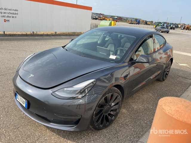 Tesla Model 3 Automobile - Automobil: Foto 2 Tesla Model 3 Automobile - Automobil: Foto 2