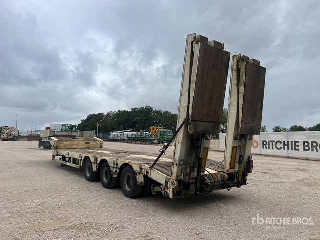 2006 Faymonville TL Tri/A Semi-Remorque Porte-Engin ... Lowboy Trailer - Semiremorcă transport agabaritic: Foto 4 2006 Faymonville TL Tri/A Semi-Remorque Porte-Engin ... Lowboy Trailer - Semiremorcă transport agabaritic: Foto 4