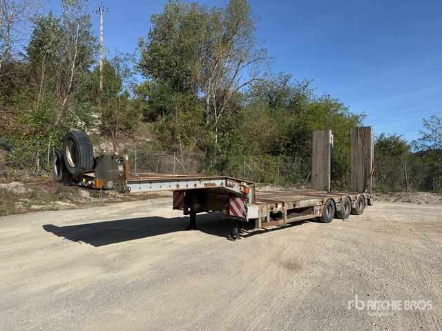 2007 Faymonville Multimax Tri/A Semi-Remorque Porte-Engin ... Lowboy Trailer - Semiremorcă transport agabaritic: Foto 2 2007 Faymonville Multimax Tri/A Semi-Remorque Porte-Engin ... Lowboy Trailer - Semiremorcă transport agabaritic: Foto 2