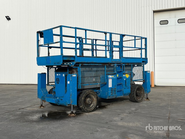2007 Genie GS4390 4x4 Nacelle Ciseau Diesel Scissor Lift - Platforma foarfeca: Foto 1 2007 Genie GS4390 4x4 Nacelle Ciseau Diesel Scissor Lift - Platforma foarfeca: Foto 1