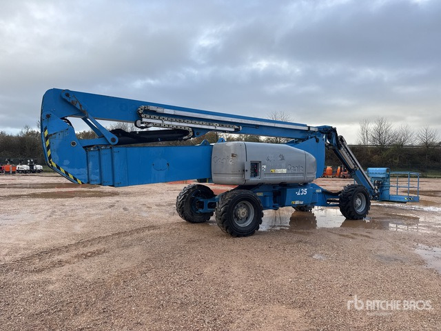 2010 Genie Z-135 4WD Diesel Articulating Boom Lift - Nacela articulata: Foto 1 2010 Genie Z-135 4WD Diesel Articulating Boom Lift - Nacela articulata: Foto 1