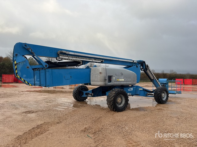 2010 Genie Z-135 4WD Diesel Articulating Boom Lift - Nacela articulata: Foto 3 2010 Genie Z-135 4WD Diesel Articulating Boom Lift - Nacela articulata: Foto 3