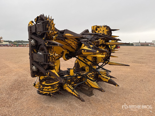 2010 New Holland FI470 Bec A Mais 10 Rangs 10 Row Corn Forage Harvester Header - Heder de recoltat porumb: Foto 2 2010 New Holland FI470 Bec A Mais 10 Rangs 10 Row Corn Forage Harvester Header - Heder de recoltat porumb: Foto 2
