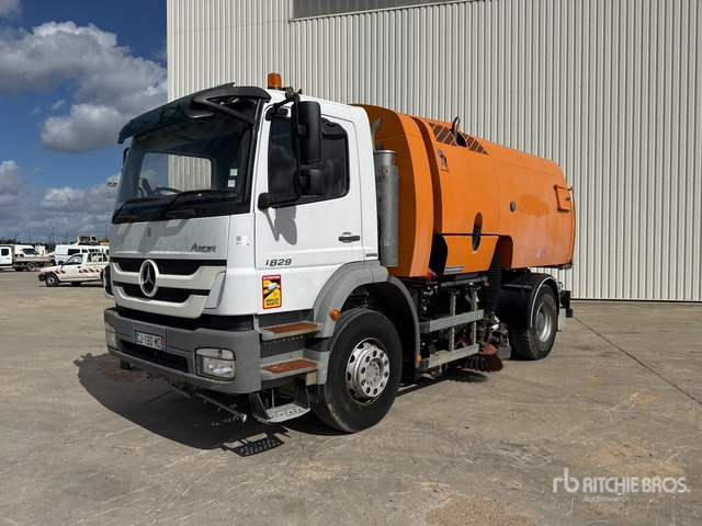 2012 Mercedes-Benz AXOR 1829 Eurovoirie on Balayeuse Sweeper Truck - Măturătoare stradală: Foto 1 2012 Mercedes-Benz AXOR 1829 Eurovoirie on Balayeuse Sweeper Truck - Măturătoare stradală: Foto 1