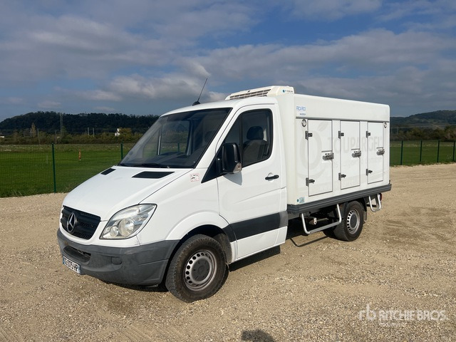 2012 Mercedes-Benz Sprinter 310 DCi 4x2 Crew Cab Camion Frigorifiqu ... Refrigerated Truck - Camion frigider: Foto 1 2012 Mercedes-Benz Sprinter 310 DCi 4x2 Crew Cab Camion Frigorifiqu ... Refrigerated Truck - Camion frigider: Foto 1