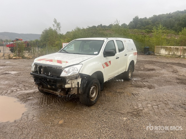 2013 Isuzu D-MAX 4x4 Dual Cab (Inoperable) Pickup - Pick-up: Foto 4 2013 Isuzu D-MAX 4x4 Dual Cab (Inoperable) Pickup - Pick-up: Foto 4