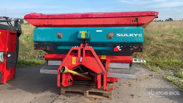 2013 Sulky X40+ 36 m 3-Point 4000 L Fertilizer Spreader - Tocător resturi vegetale/ Mulcer: Foto 2 2013 Sulky X40+ 36 m 3-Point 4000 L Fertilizer Spreader - Tocător resturi vegetale/ Mulcer: Foto 2