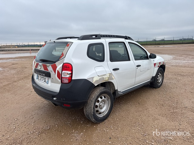 2014 DACIA Duster 4x4 4WD SUV (Inoperable) SUV - SUV: Foto 3 2014 DACIA Duster 4x4 4WD SUV (Inoperable) SUV - SUV: Foto 3