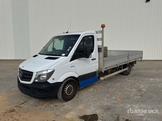 2014 Mercedes-Benz Sprinter 4x2 Camion Plateau Flatbed Truck - Autoutilitară cu platformă: Foto 2 2014 Mercedes-Benz Sprinter 4x2 Camion Plateau Flatbed Truck - Autoutilitară cu platformă: Foto 2