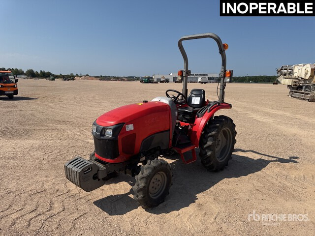 2015 Kubota STW34R 4WD Tracteur Utilitaire (Inoper ... Utility Tractor - Tocător resturi vegetale/ Mulcer: Foto 2 2015 Kubota STW34R 4WD Tracteur Utilitaire (Inoper ... Utility Tractor - Tocător resturi vegetale/ Mulcer: Foto 2