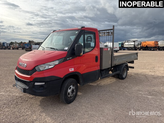 2016 Iveco 35-130 4x2 Camion Benne (Inoperable) Dump Truck: Light Duty - Autoutilitară basculantă: Foto 2 2016 Iveco 35-130 4x2 Camion Benne (Inoperable) Dump Truck: Light Duty - Autoutilitară basculantă: Foto 2