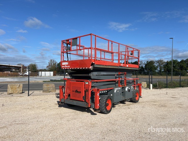 2019 Skyjack SJ9250 RT 4x4 Diesel Nacelle Ciseaux Scissor Lift - Platforma foarfeca: Foto 2 2019 Skyjack SJ9250 RT 4x4 Diesel Nacelle Ciseaux Scissor Lift - Platforma foarfeca: Foto 2