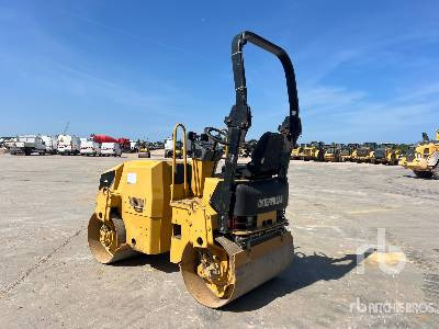 CAT CB24 Compacteur Vibrant Tandem - Cilindru compactor pentru asfalt: Foto 2 CAT CB24 Compacteur Vibrant Tandem - Cilindru compactor pentru asfalt: Foto 2