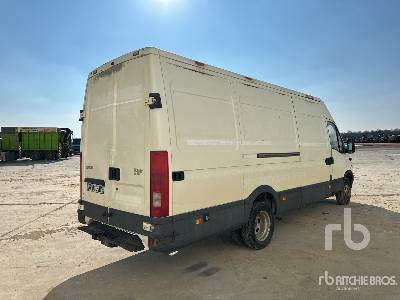 IVECO DAILY 35C12 Vehicule Utilitaire - Dubă: Foto 3 IVECO DAILY 35C12 Vehicule Utilitaire - Dubă: Foto 3