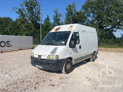 PEUGEOT BOXER Vehicule Utilitaire - Dubă: Foto 1 PEUGEOT BOXER Vehicule Utilitaire - Dubă: Foto 1