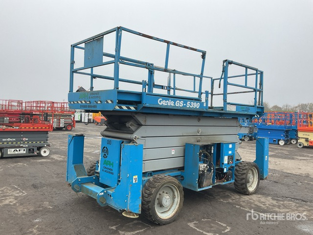 2007 Genie GS-5390 4x4 Diesel Scissor Lift - Platforma foarfeca: Foto 4 2007 Genie GS-5390 4x4 Diesel Scissor Lift - Platforma foarfeca: Foto 4