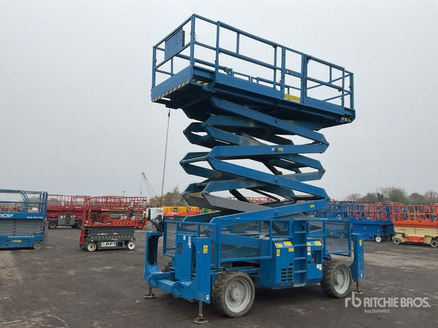 2011 Genie GS5390 4x4 Diesel Scissor Lift - Platforma foarfeca: Foto 1 2011 Genie GS5390 4x4 Diesel Scissor Lift - Platforma foarfeca: Foto 1