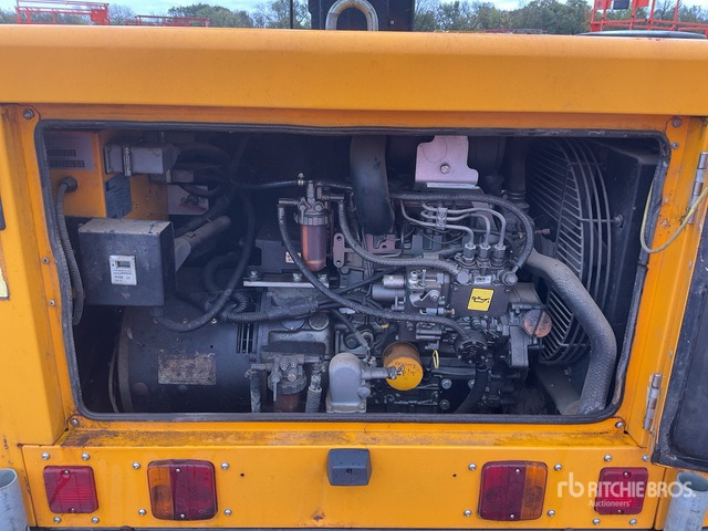 2011 JCB LT9 6.4 kVA Light Tower - Turnul de iluminat: Foto 5 2011 JCB LT9 6.4 kVA Light Tower - Turnul de iluminat: Foto 5