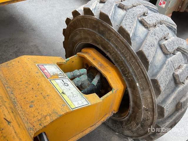 Platforma foarfeca 2014 Haulotte H15SDX 4x4 Diesel Scissor Lift: Foto 6 Platforma foarfeca 2014 Haulotte H15SDX 4x4 Diesel Scissor Lift: Foto 6