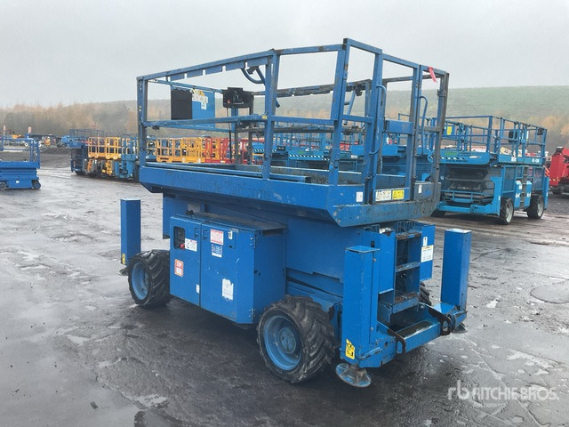 2015 Genie GS3369RT 4x4 Diesel Scissor Lift - Platforma foarfeca: Foto 3 2015 Genie GS3369RT 4x4 Diesel Scissor Lift - Platforma foarfeca: Foto 3