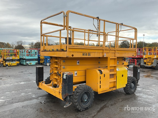 2015 Haulotte H18SX 4x4 Diesel Scissor Lift - Platforma foarfeca: Foto 5 2015 Haulotte H18SX 4x4 Diesel Scissor Lift - Platforma foarfeca: Foto 5
