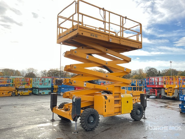 2015 Haulotte H18SX 4x4 Diesel Scissor Lift - Platforma foarfeca: Foto 1 2015 Haulotte H18SX 4x4 Diesel Scissor Lift - Platforma foarfeca: Foto 1