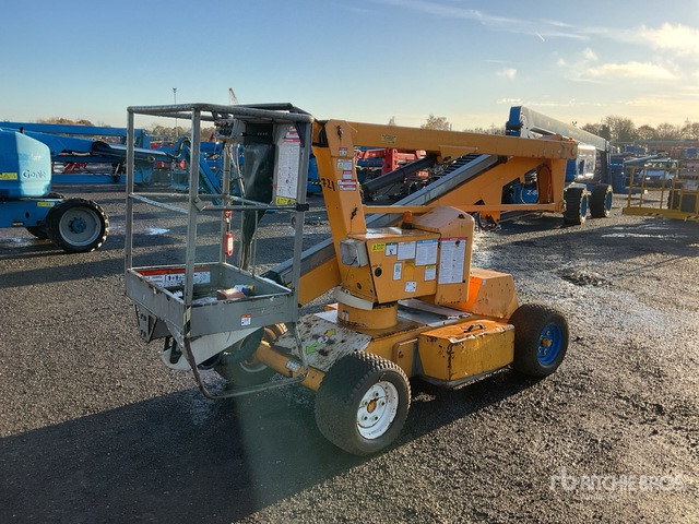 2015 Nifty-Lift HR12NDE 2WD Hybrid Articulating Boom Lift - Nacela articulata: Foto 1 2015 Nifty-Lift HR12NDE 2WD Hybrid Articulating Boom Lift - Nacela articulata: Foto 1