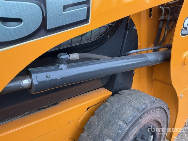 2019 Case SR130 Skid Steer Loader - Mini încărcător: Foto 3 2019 Case SR130 Skid Steer Loader - Mini încărcător: Foto 3