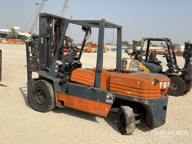 1995 Toyota 5FDA50 5 ton (Inoperable) Forklift - Stivuitor diesel: Foto 4 1995 Toyota 5FDA50 5 ton (Inoperable) Forklift - Stivuitor diesel: Foto 4