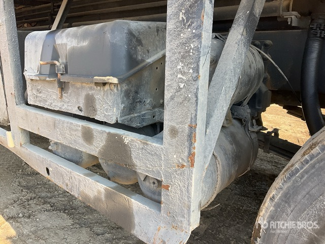 1997 Volvo FH 8x4 Twin-Steer Flatbed Truck - Camion platformă: Foto 4 1997 Volvo FH 8x4 Twin-Steer Flatbed Truck - Camion platformă: Foto 4